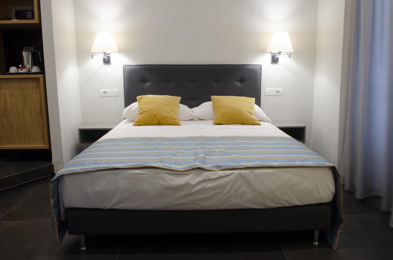 Svelata 3* Naples